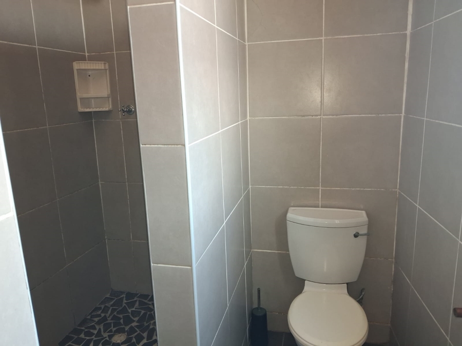 To Let 1 Bedroom Property for Rent in Quigney Eastern Cape